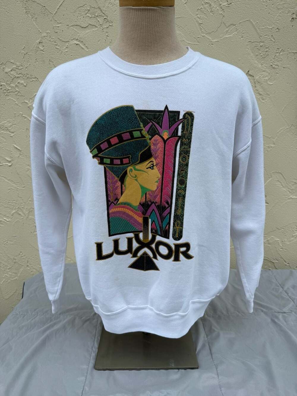 Vintage 90s Pyramid Creations Luxor Las Vegas Nefertiti Graphic Sweatshirt Large